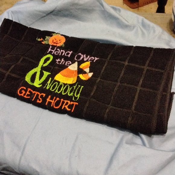 Cute Black and Orange Halloween Hand Towel LIKE NEW - Picture 3 of 3